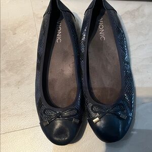 Vionic Women's Dark Blue Loafers with Bow